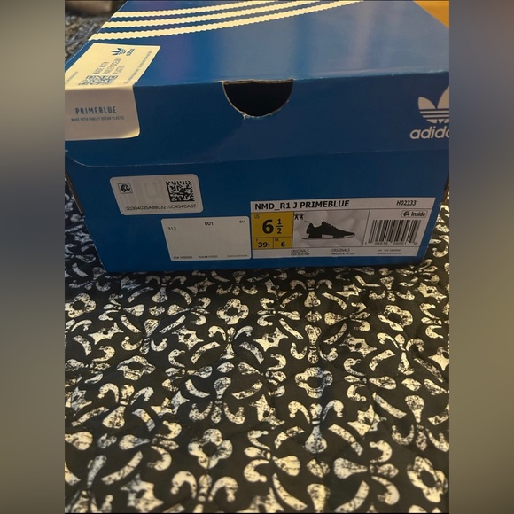 Adidas NMD_R1 - Picture 3 of 3